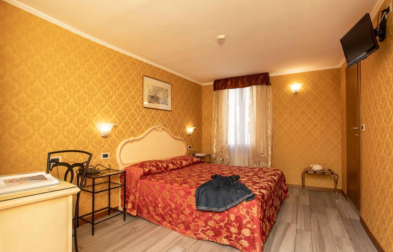 Suite Junior con vistas al canal