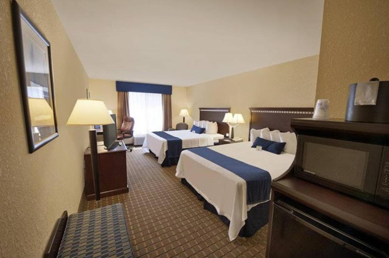 Standard Room Two Queen Beds