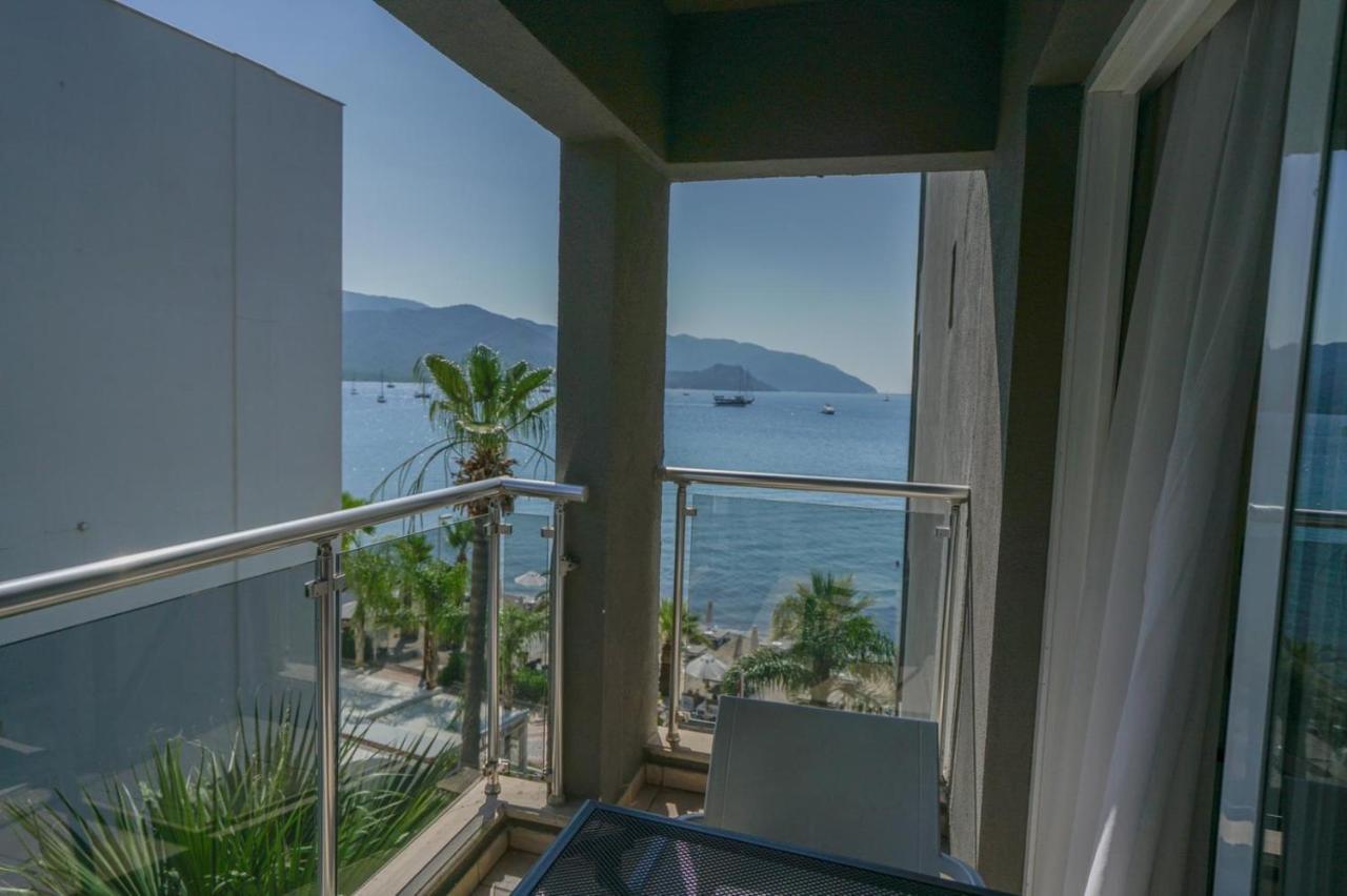 Deluxe Double Room Side Sea View