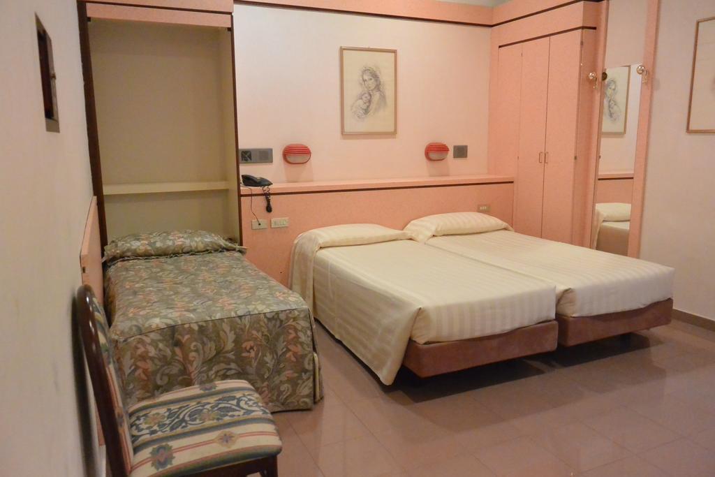 Quarto Triplo Standard