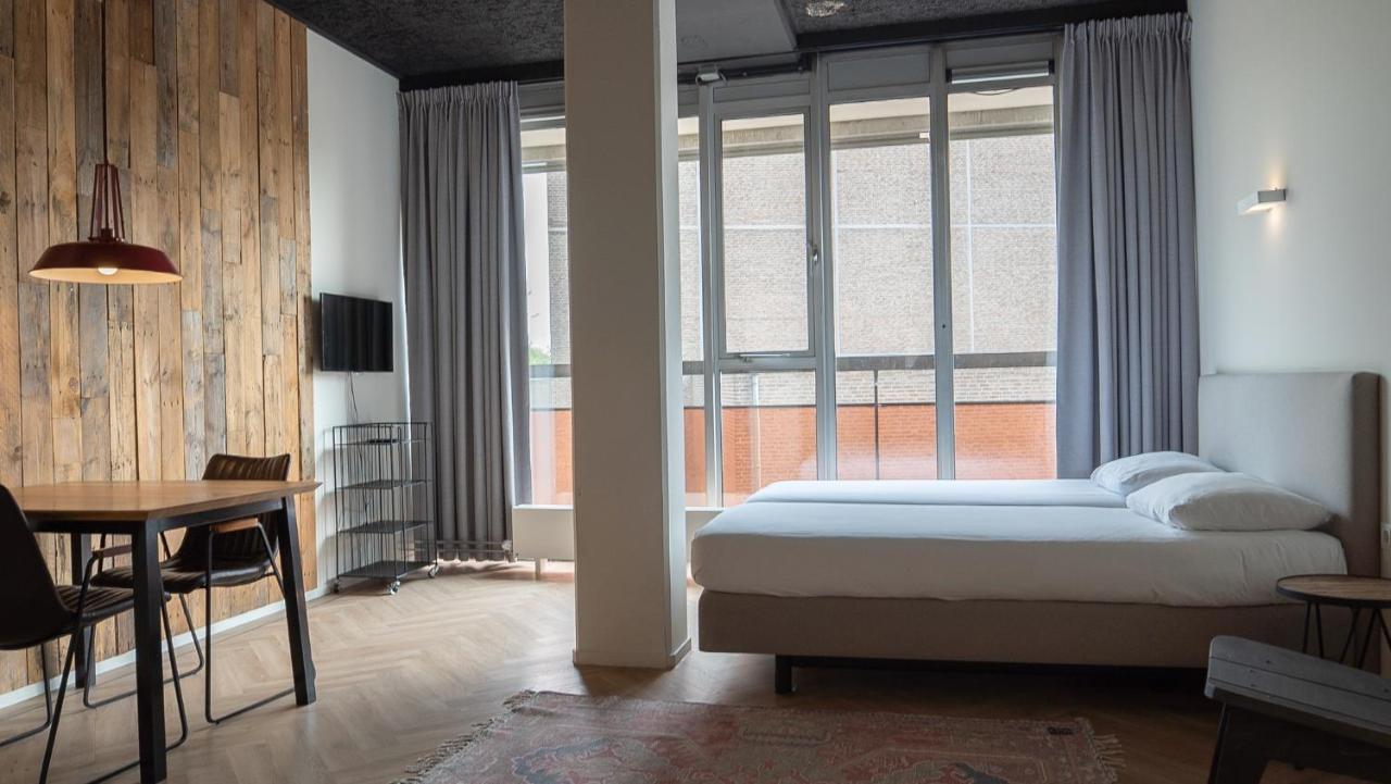 Large Room,1128675816:JPEG
