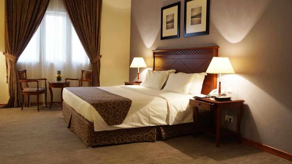 King Jacuzzi Suite