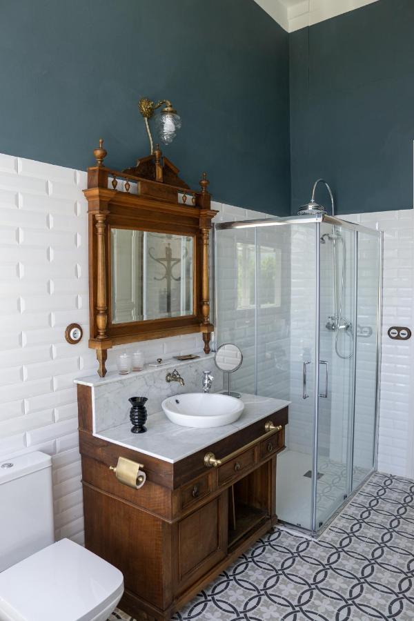 Deluxe Double Room Bath