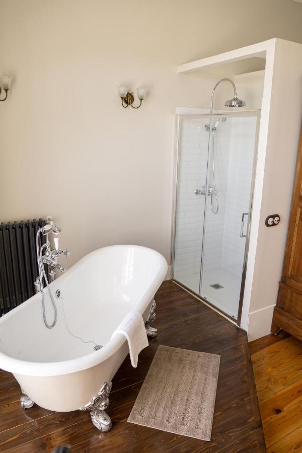 Deluxe Double Room Bath