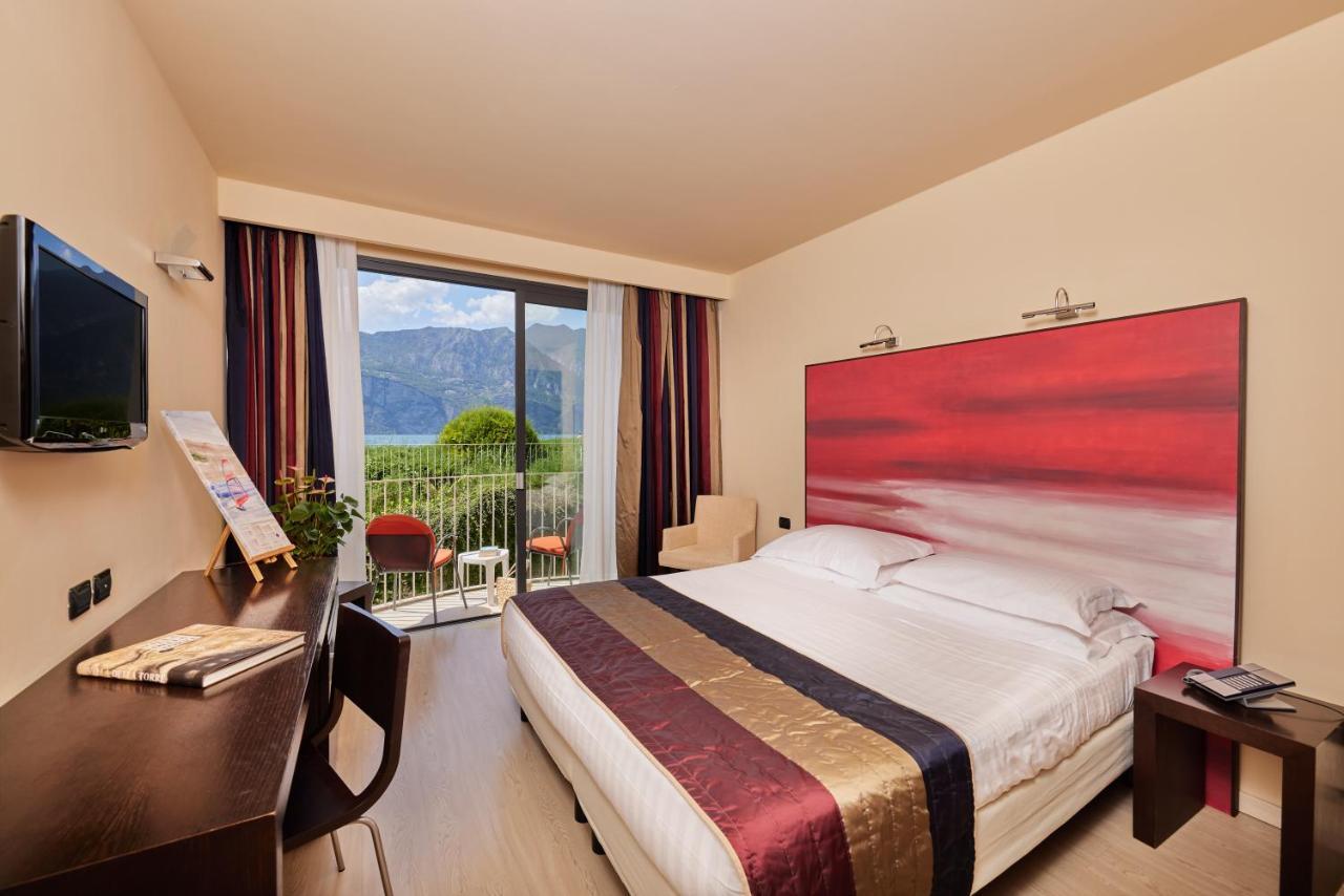 Superior Double or Twin Room with Partial Lake View - Ground Floor,1137001504:JPEG