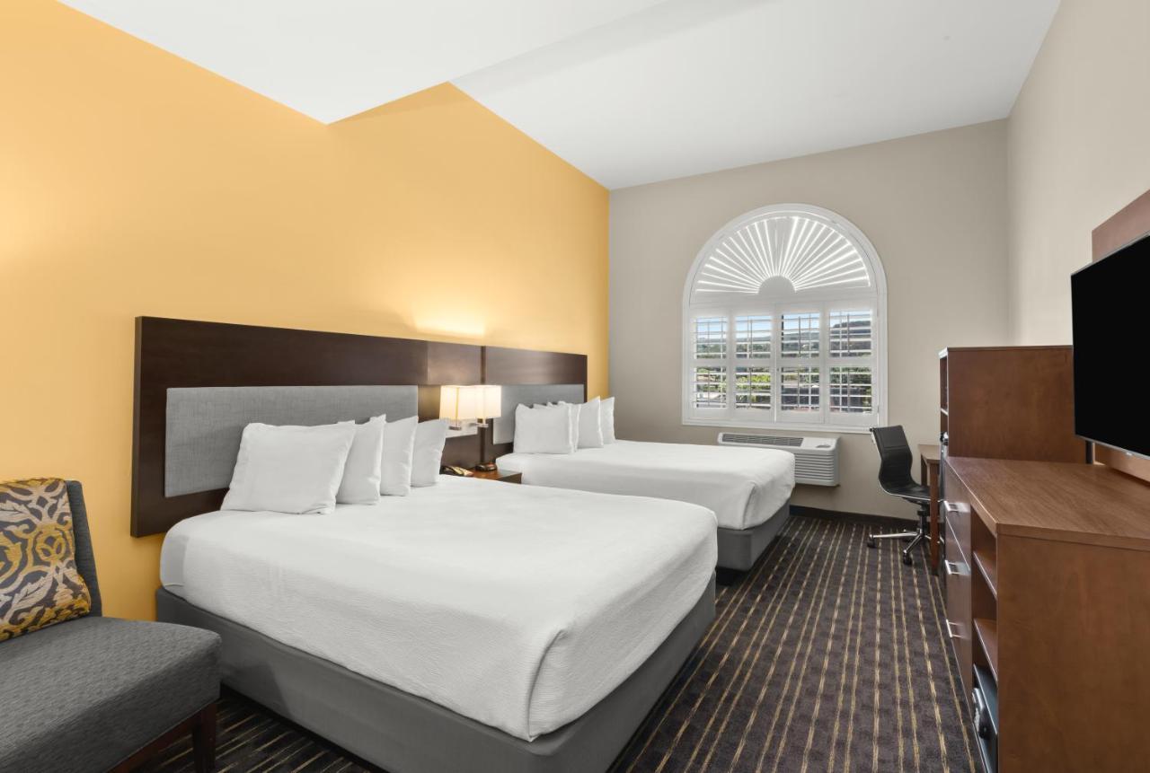 Standard Queen Room Two Queen Beds