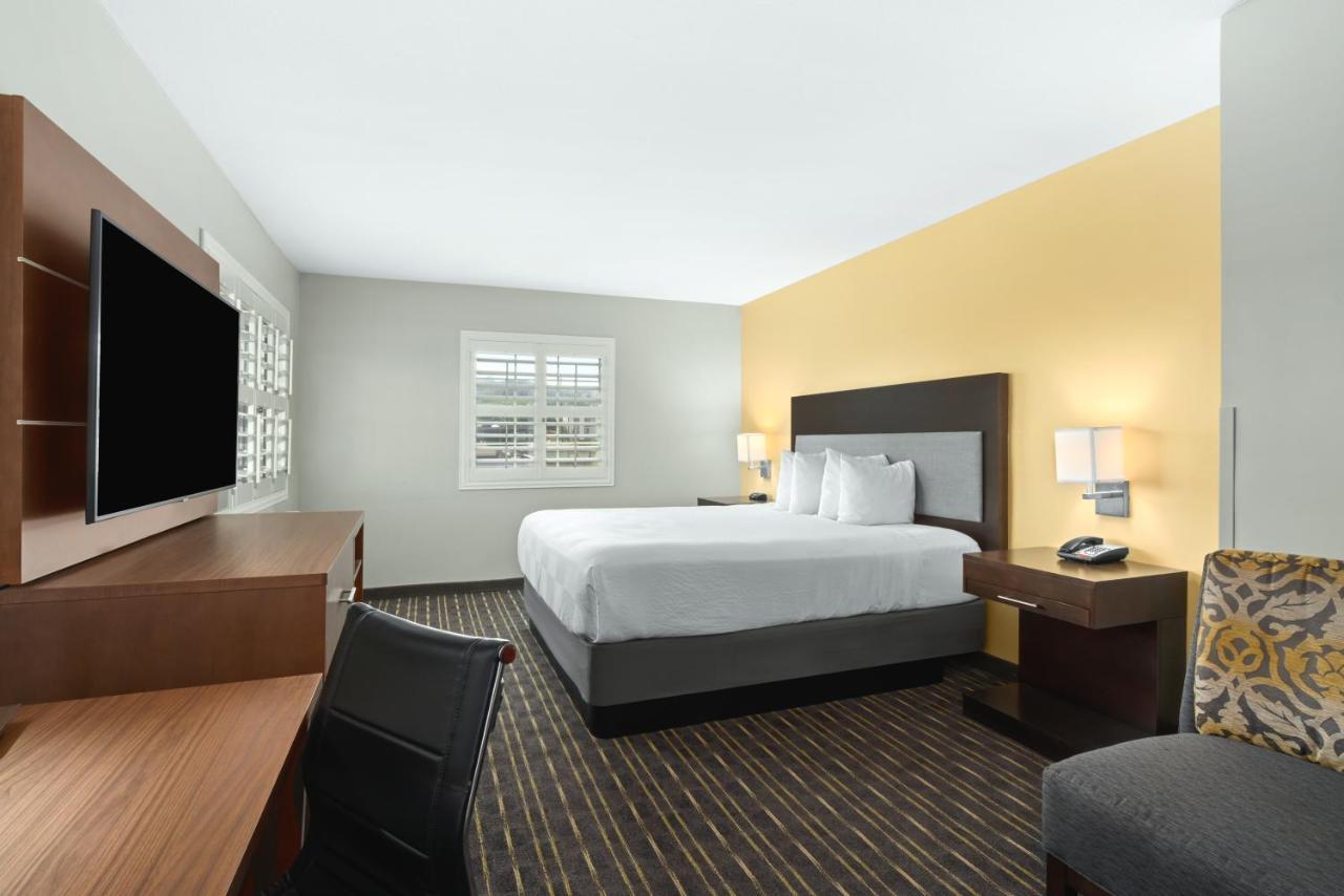 Standard King Room
