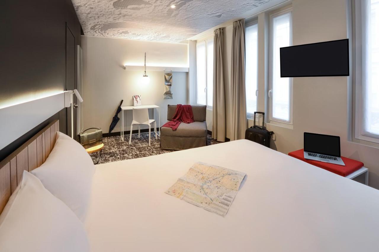 Standard Room with One Double Bed and One Single Bed