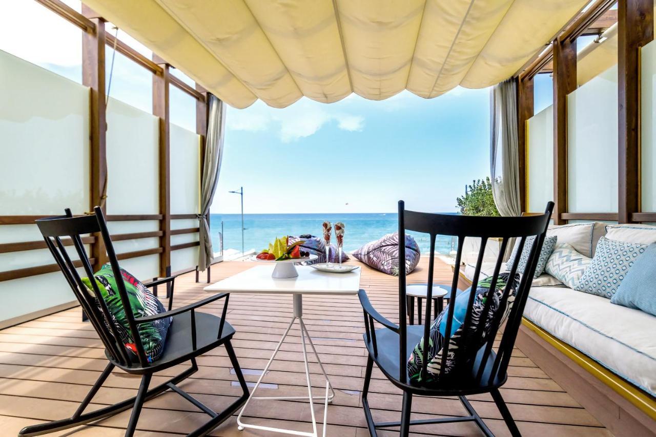 Suite Lit King-Size avec Jacuzzi Extérieur - Vue sur Mer