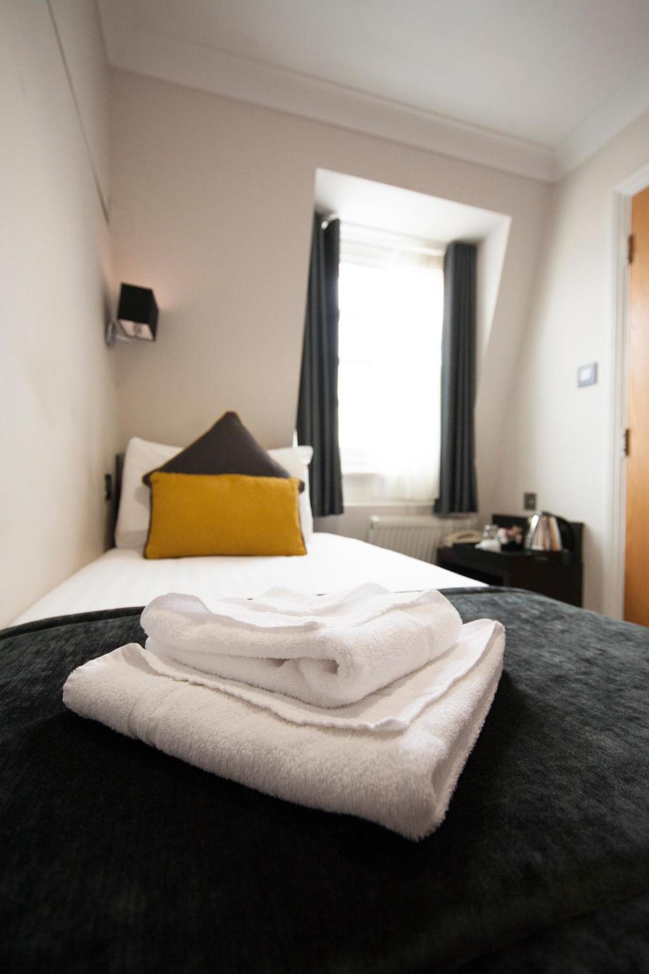 Single Room with Private Bathroom