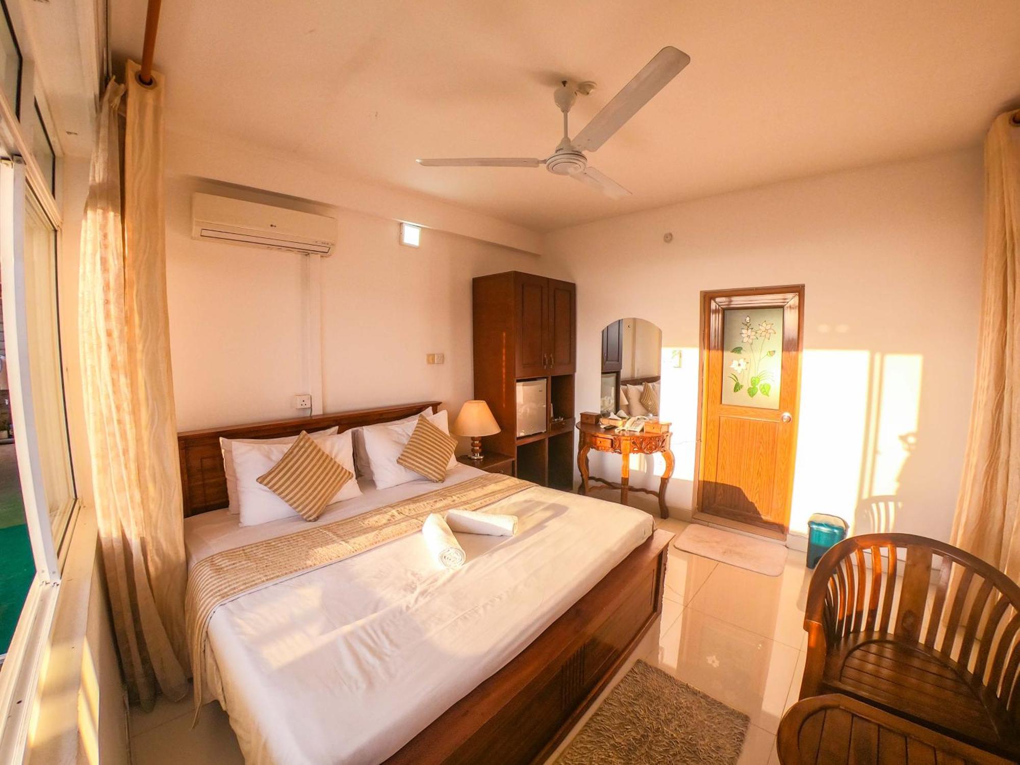 Deluxe Room with Mountain View