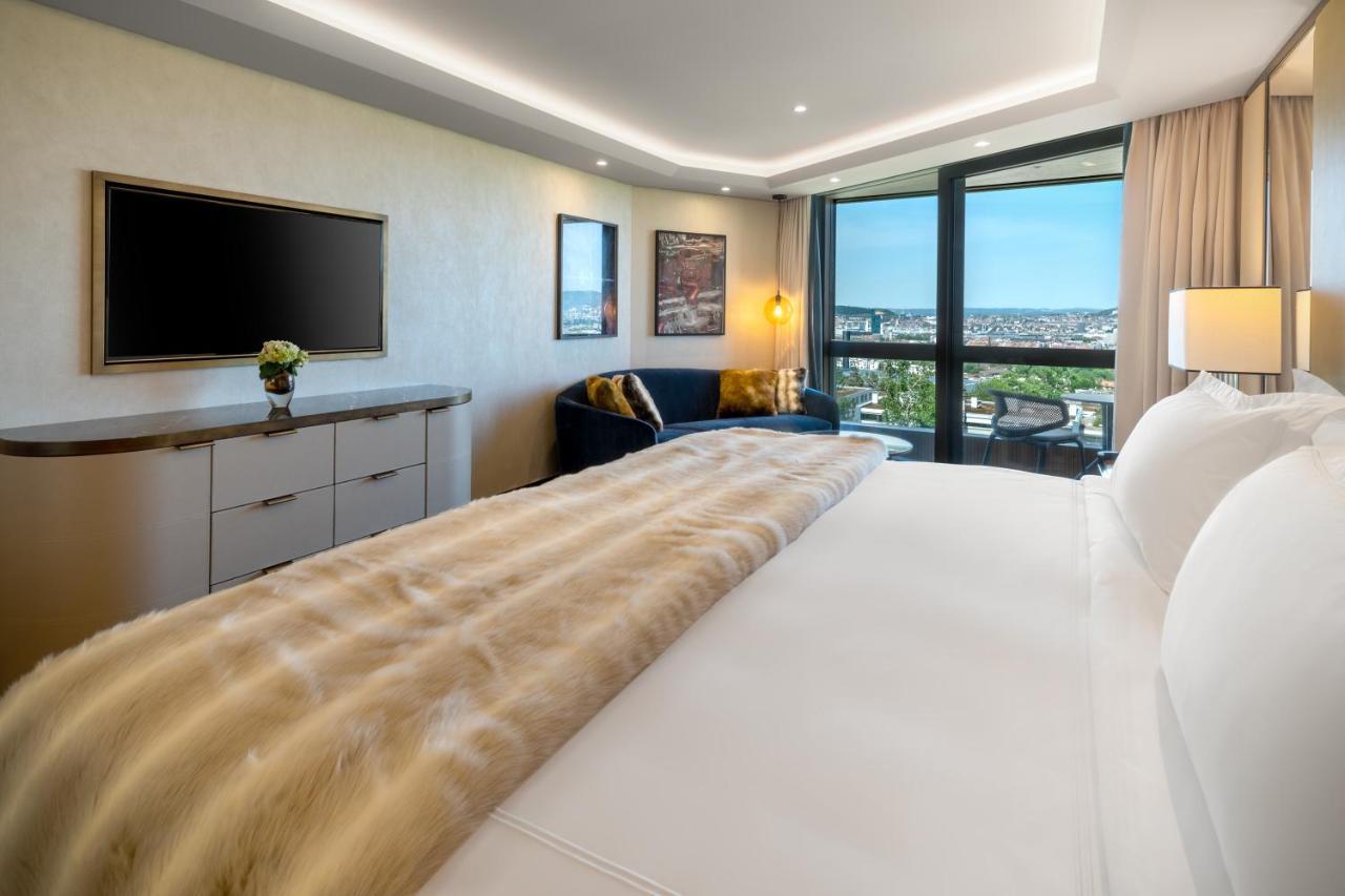 Luxe Room w/Balcony