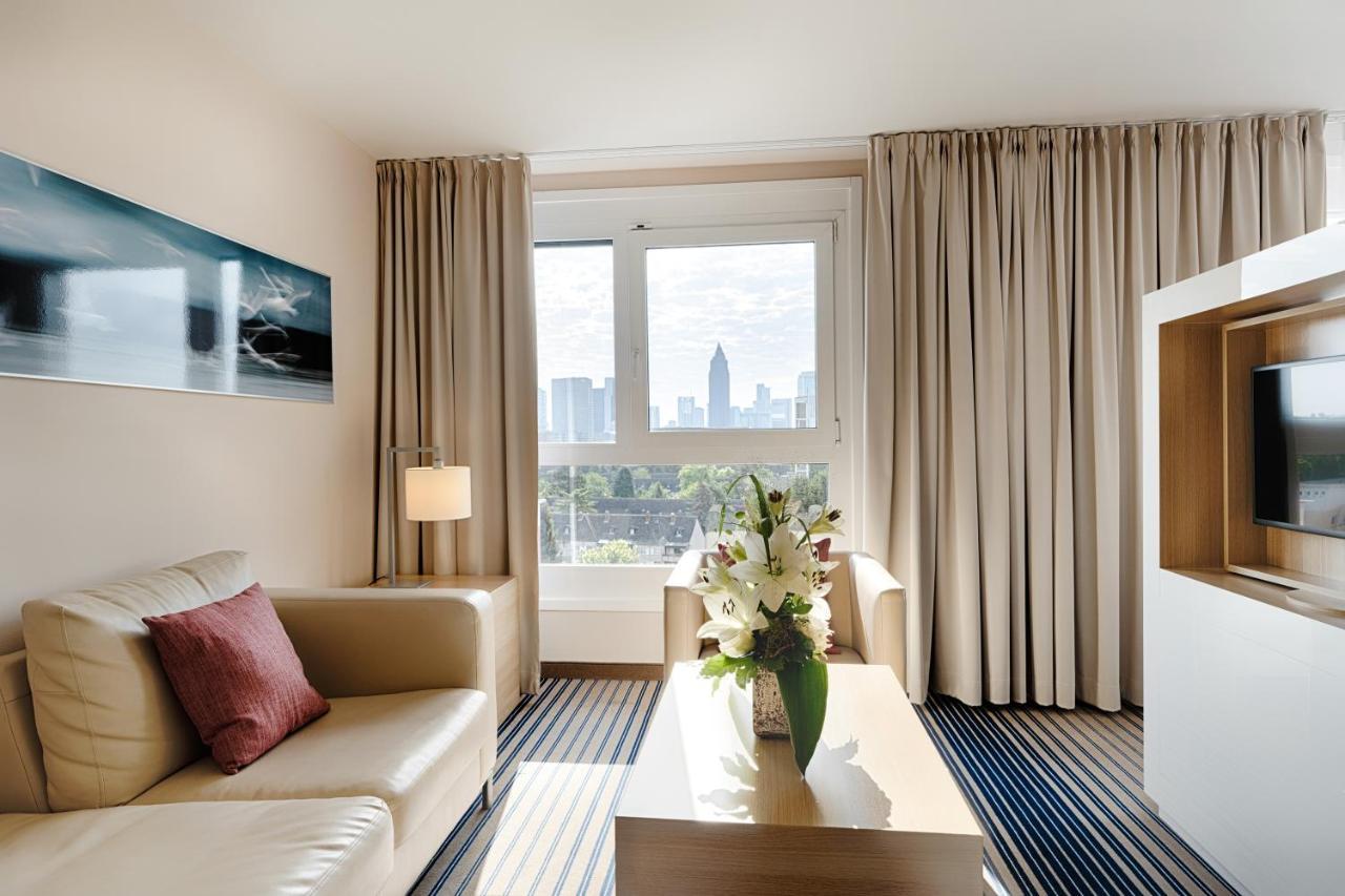 Junior Suite met 2 Aparte Bedden, Slaapbank en Bad
