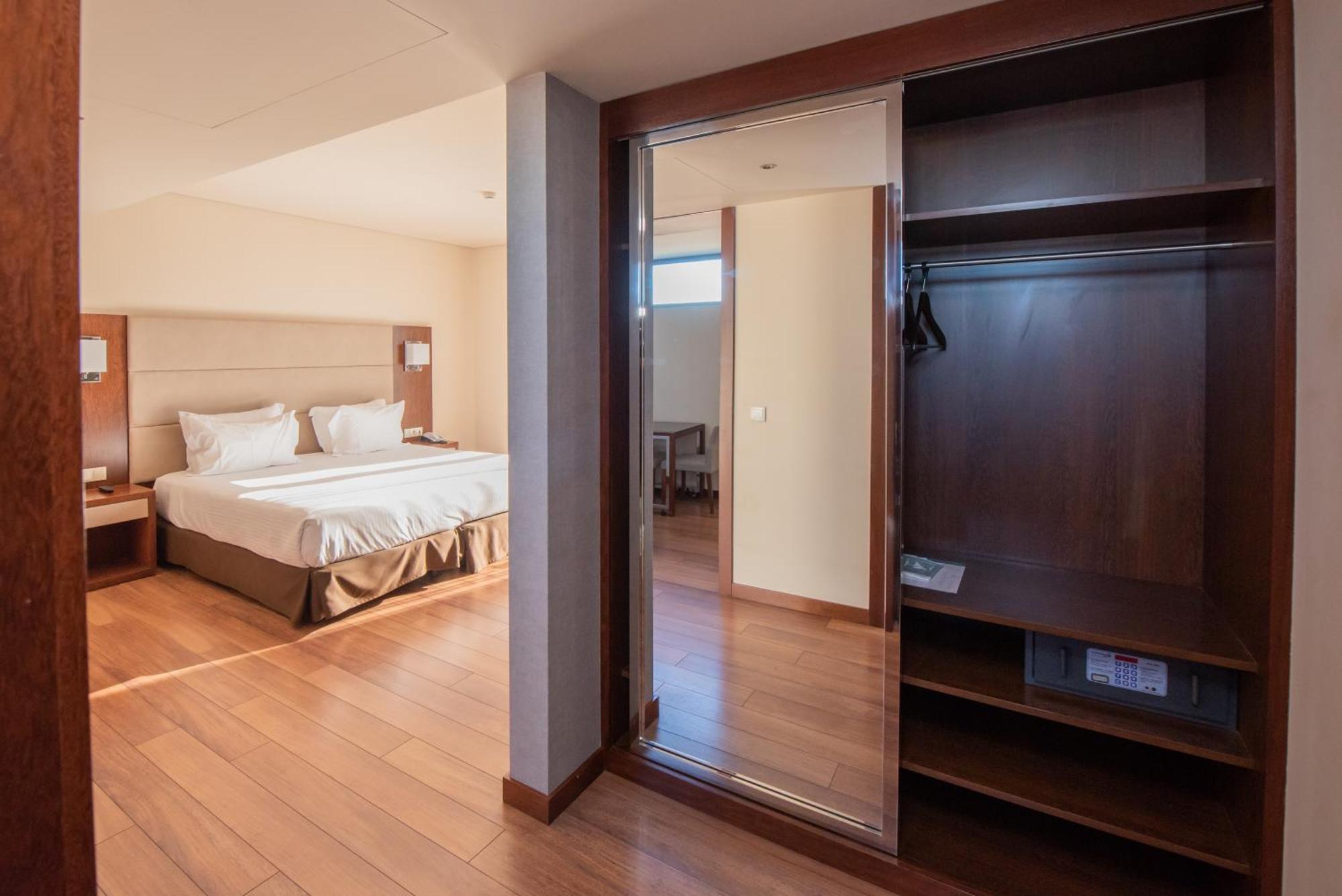 Double Room with Terrace,1274391406:JPEG