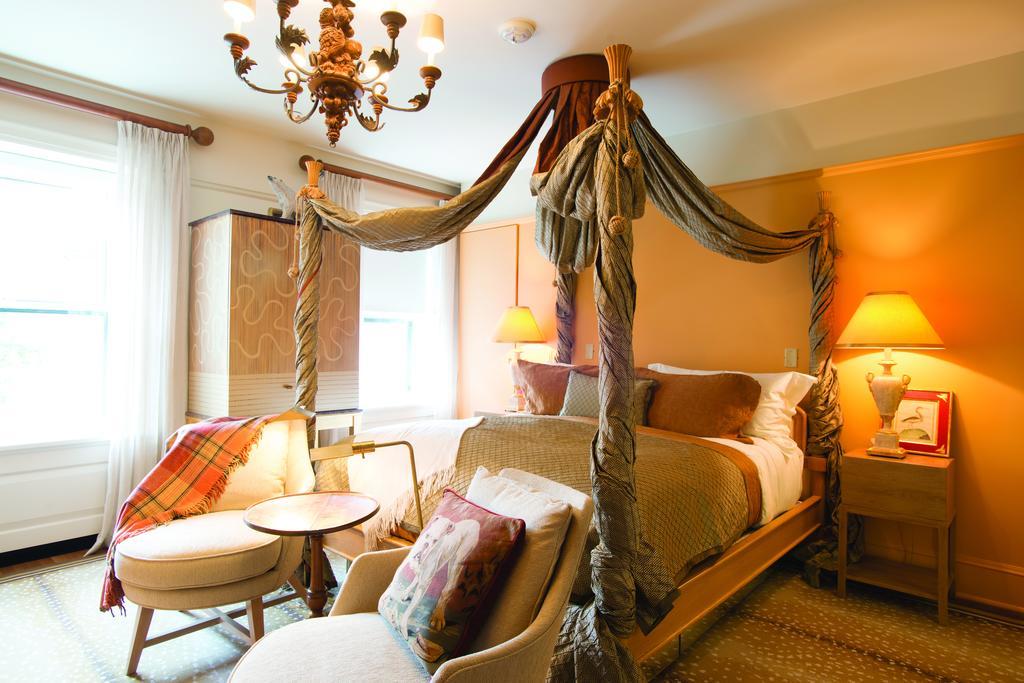 Room 11