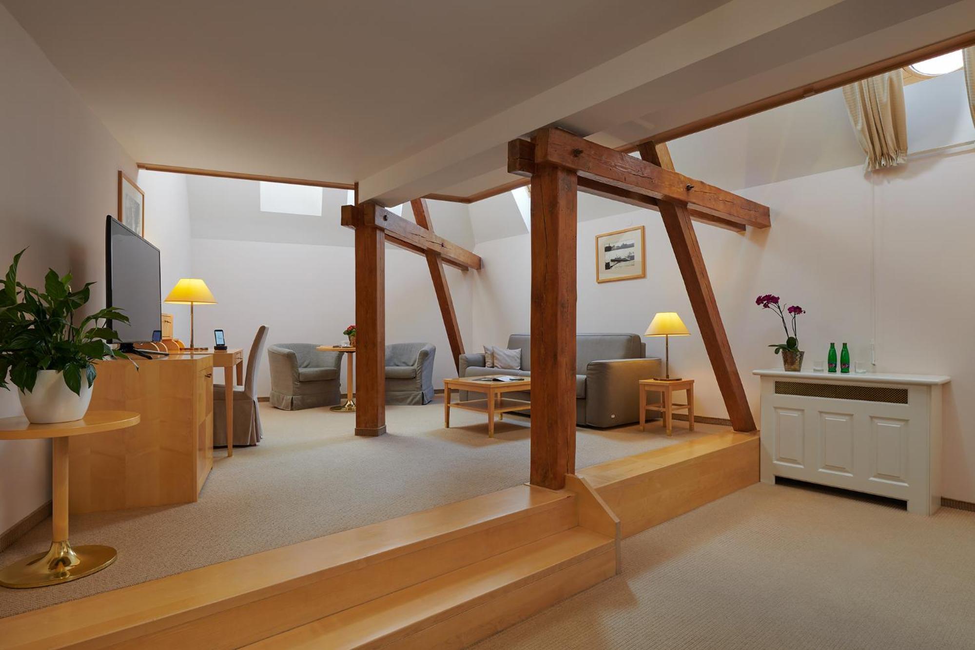 Attic Junior Suite