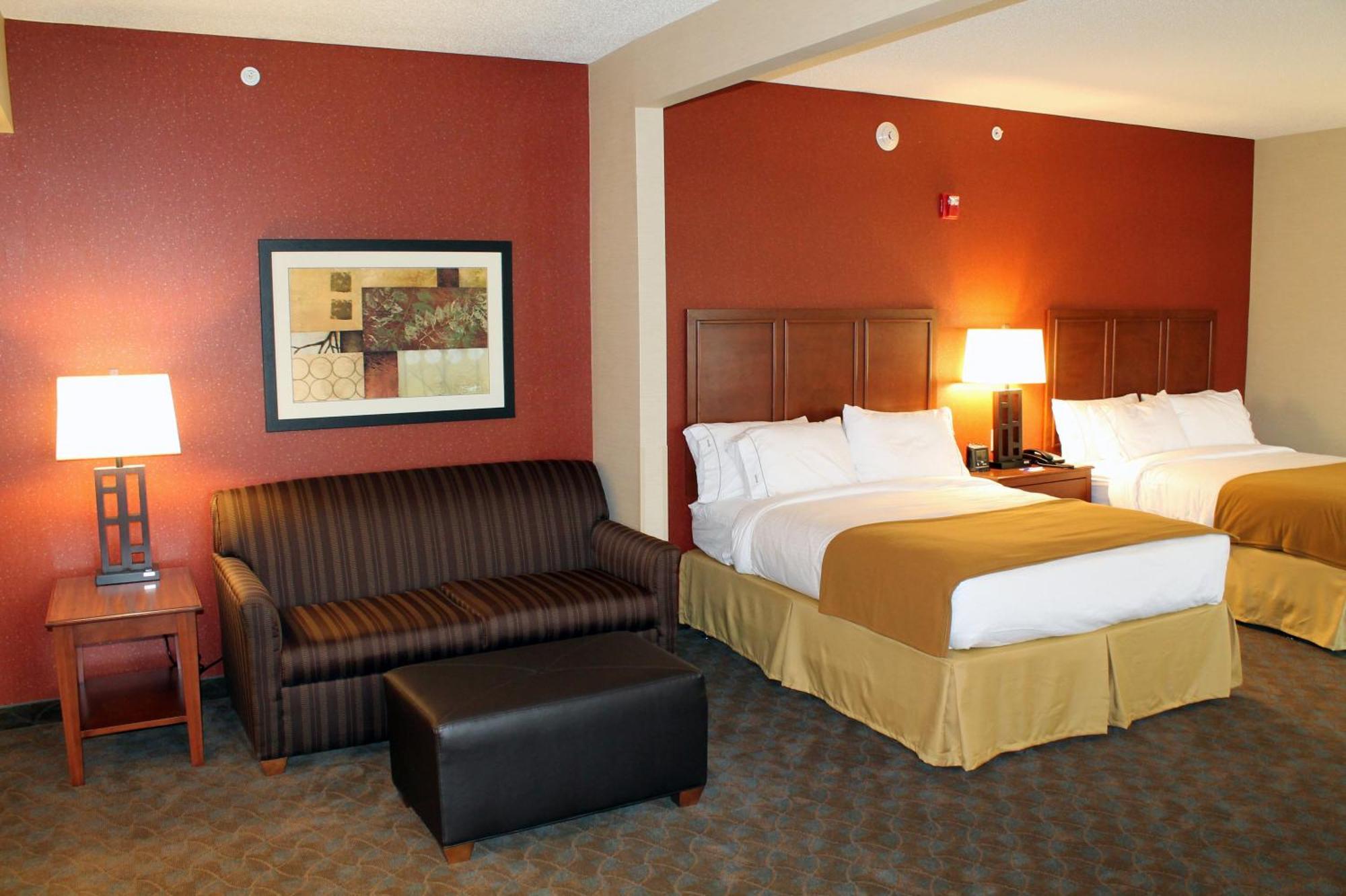Suite with Two Beds - Non-Smoking