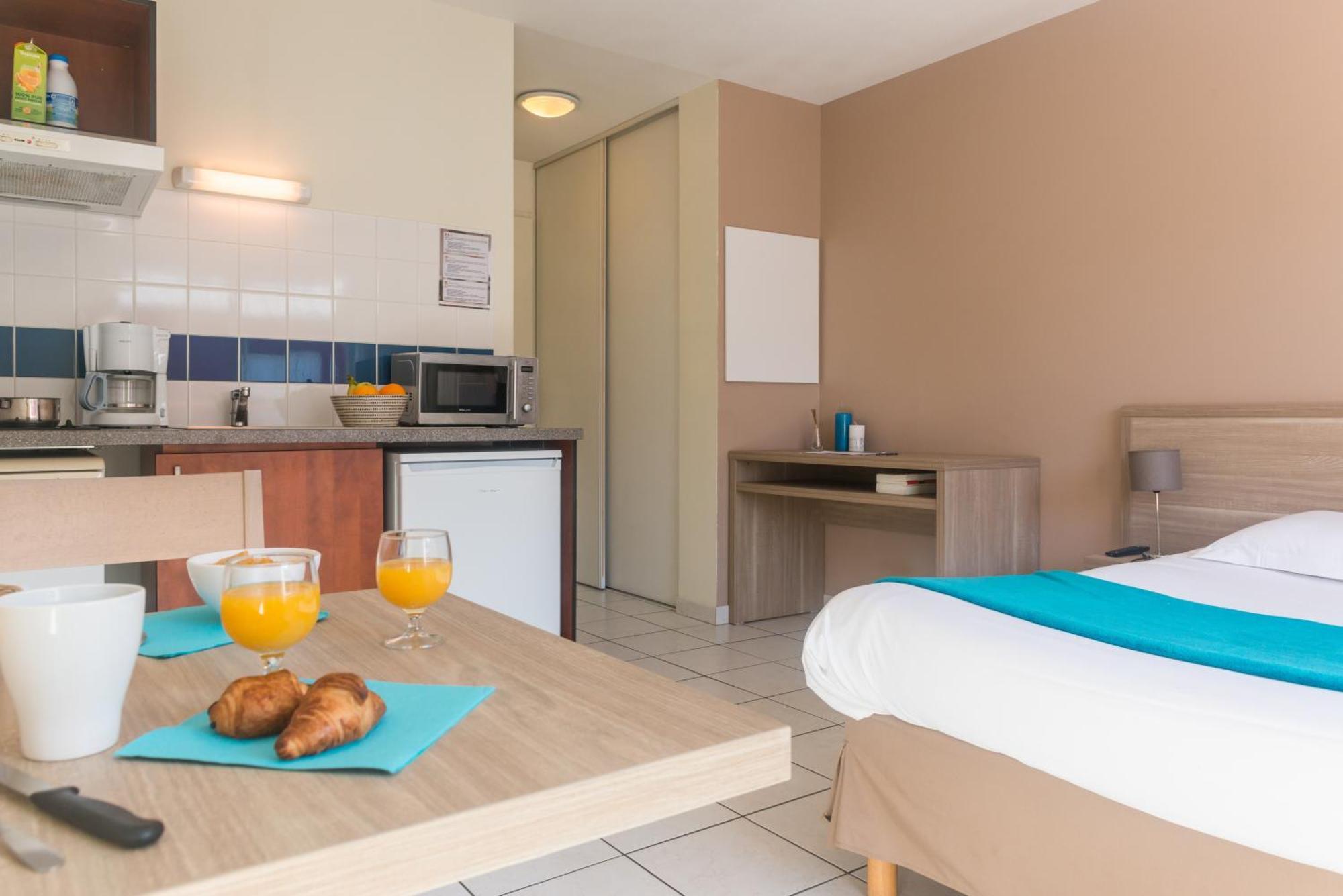 Studio Apartment