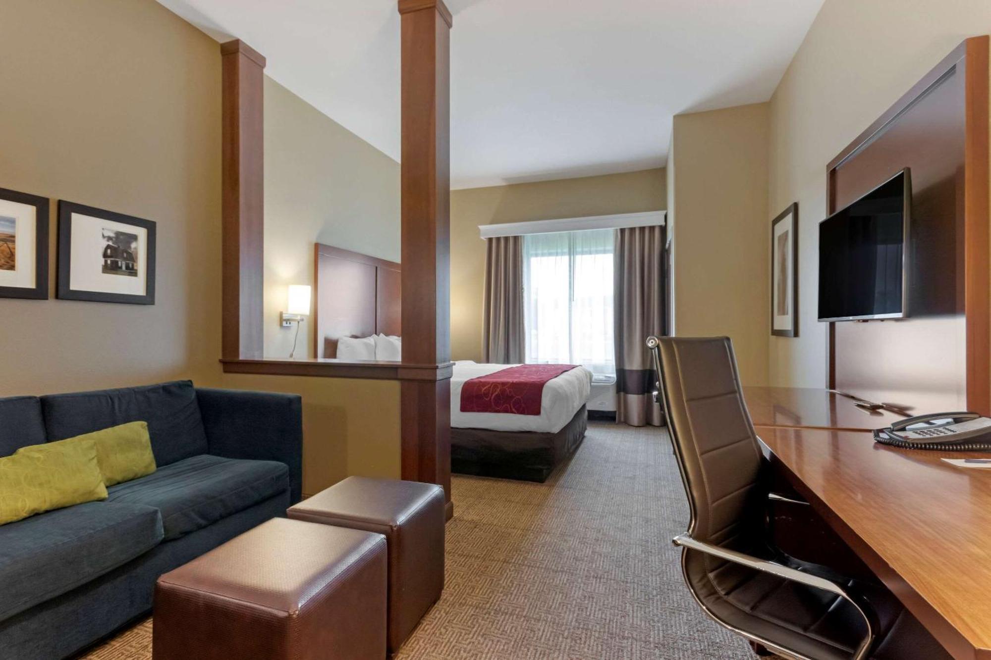 King Suite with Bathtub - Non-Smoking,1280745757:JPEG