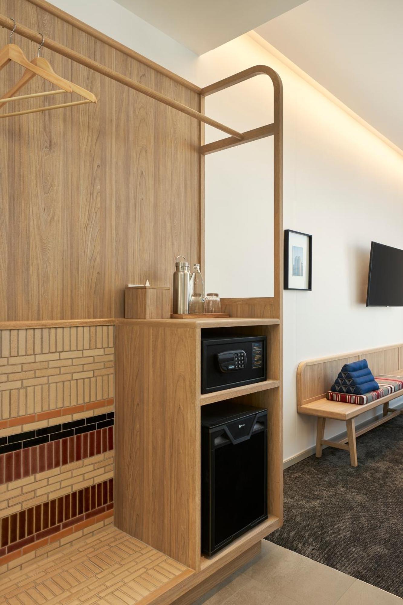 Comfortkamer met Kingsize Bed en Uitzicht op de Stad