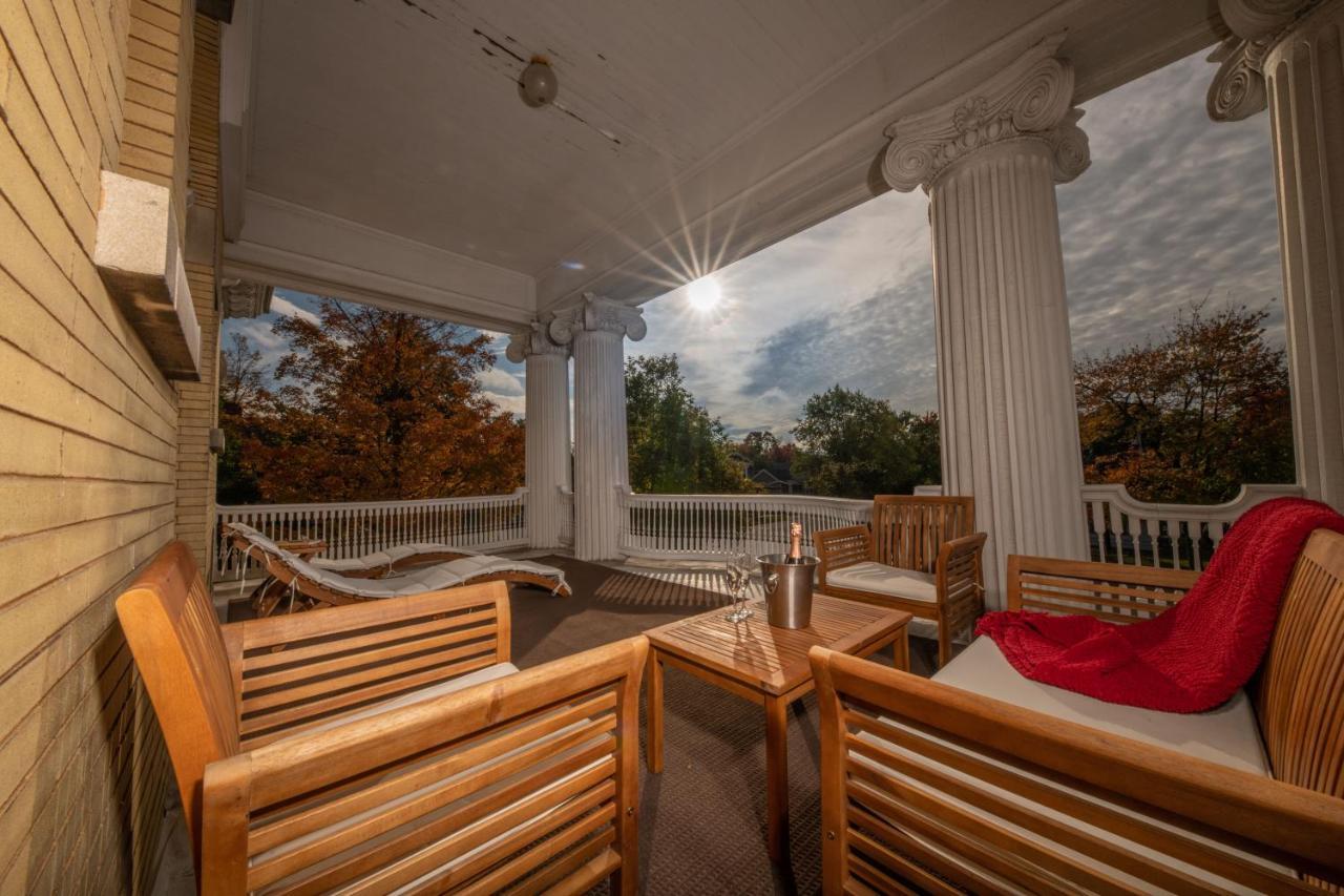 King Room with Spa Bath