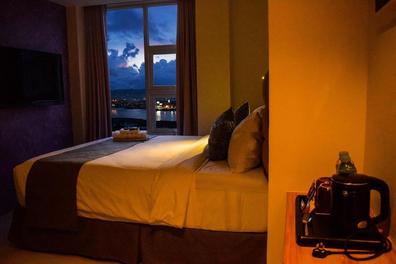 Deluxe Queen Room with Free Airport Transfer