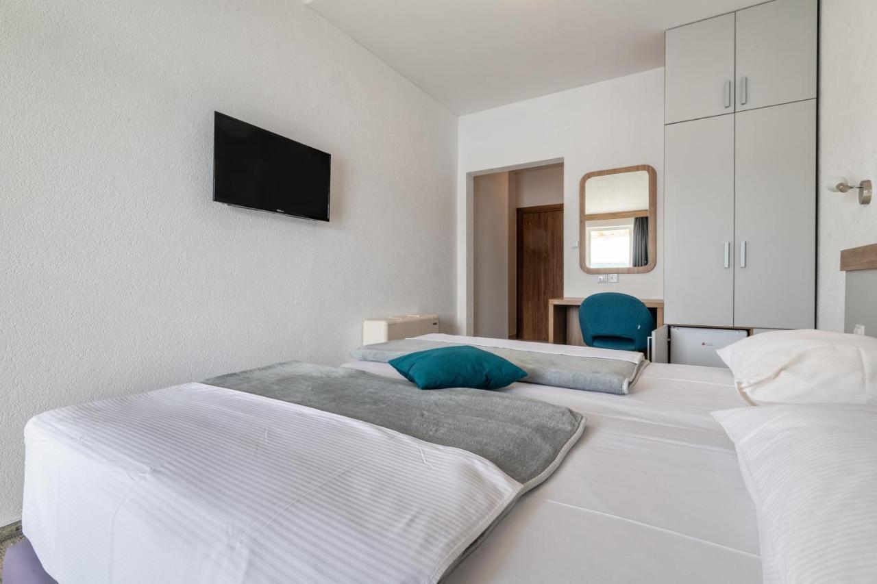 Deluxe Double or Twin Room Sea View