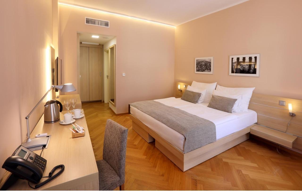 Deluxe Double or Twin Room with Balcony,1307168833:JPEG