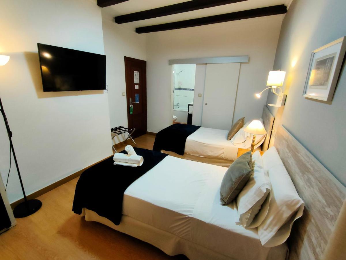 Interior Economy Twin Room