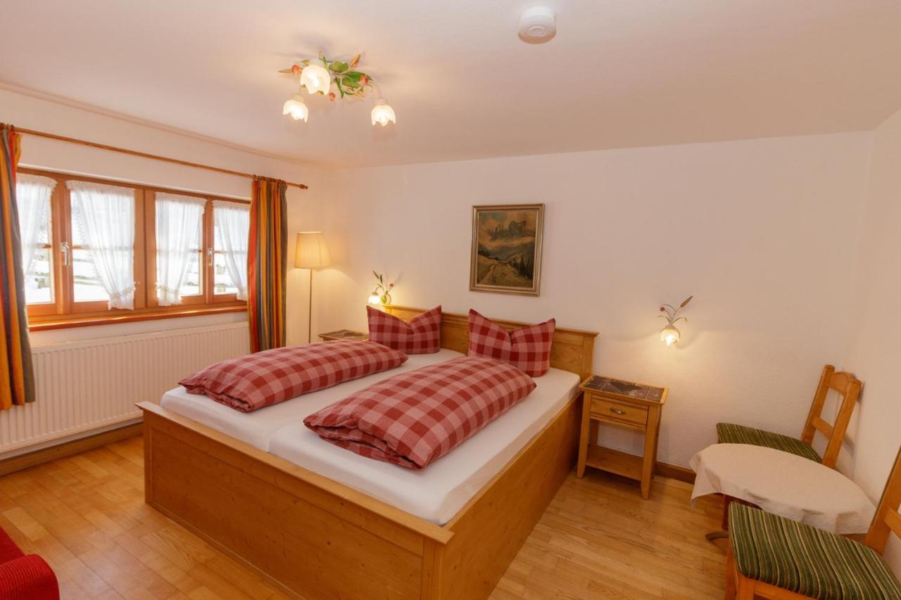 Large Double Room,1330950494:JPEG