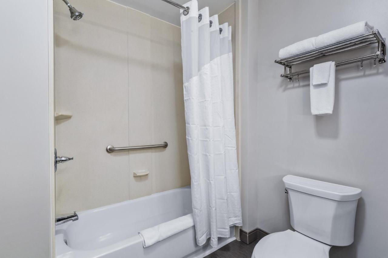 King Room Mobility Access or Hearing Accessible