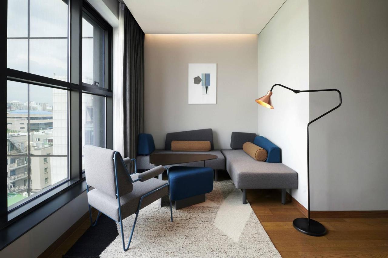 Producer Suite mit 1 Schlafzimmer mit 1 Kingsize-Bett und Stadtblick