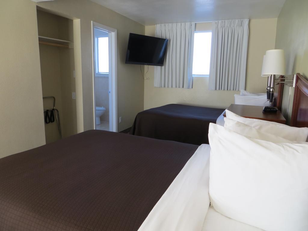 Zimmer mit 2 Queensize-Betten