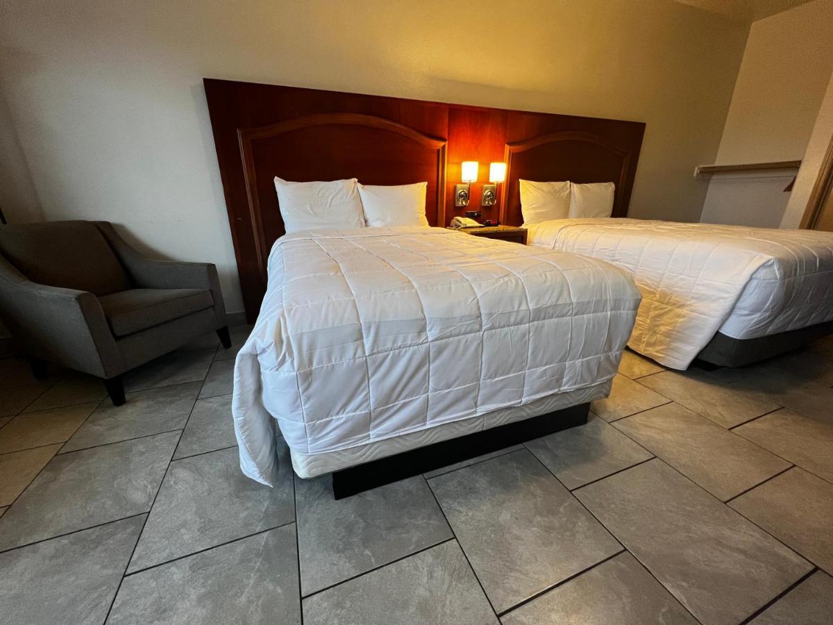 Double Room with Two Double Beds - Non-Smoking