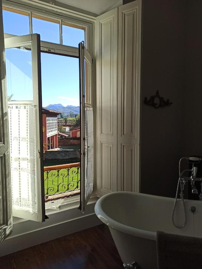 Deluxe Double Room Bath