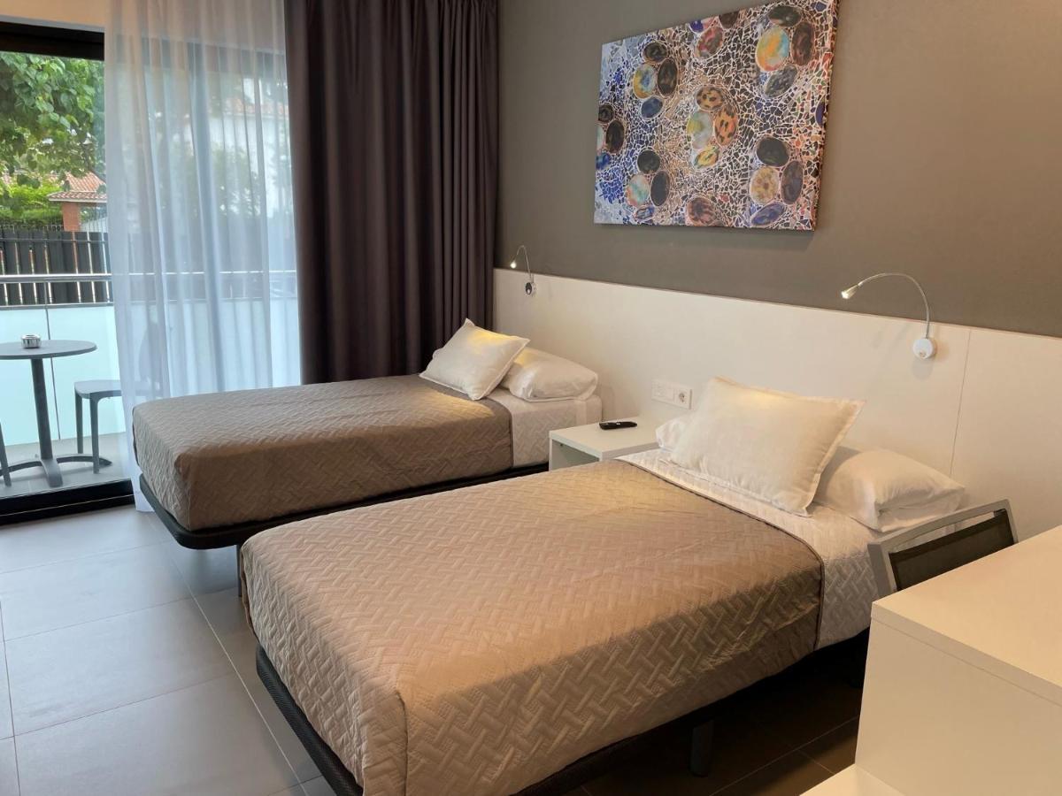 Chambre Lits Jumeaux - Vue sur Piscine