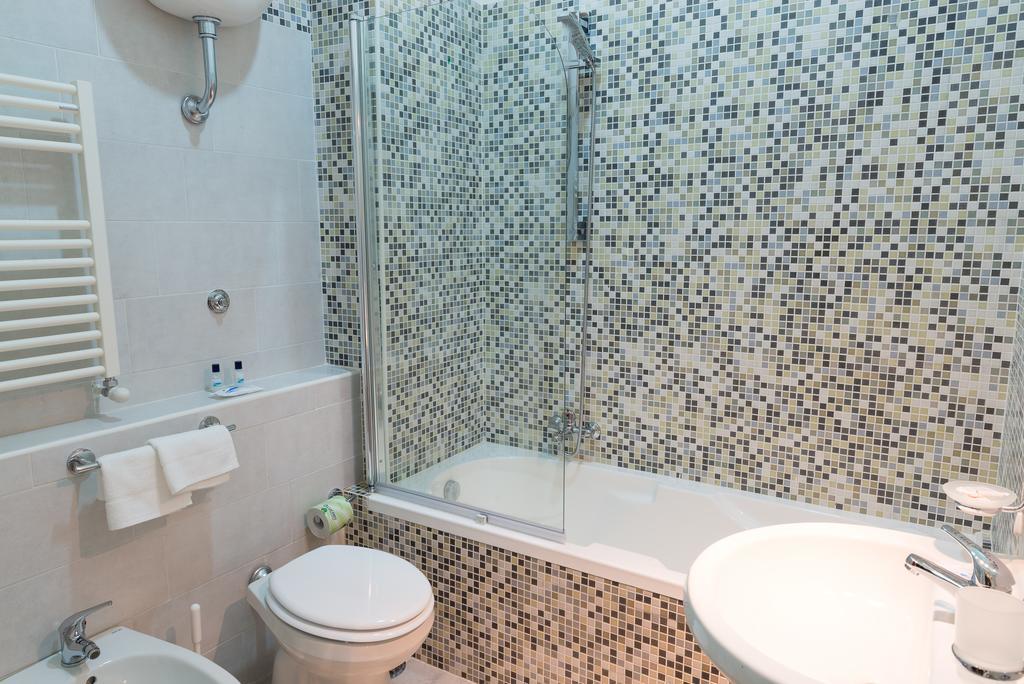 Double or Twin Room,185491923:JPEG