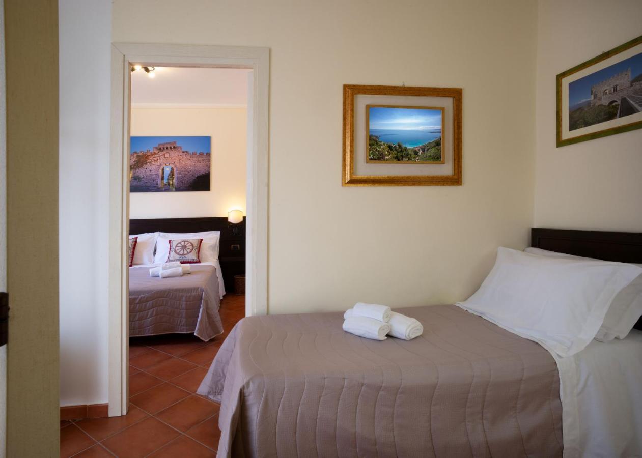 Comfort Triple Room Shower