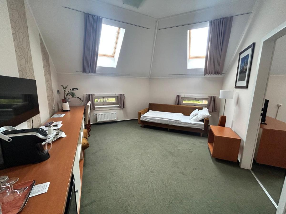 One-Bedroom Suite