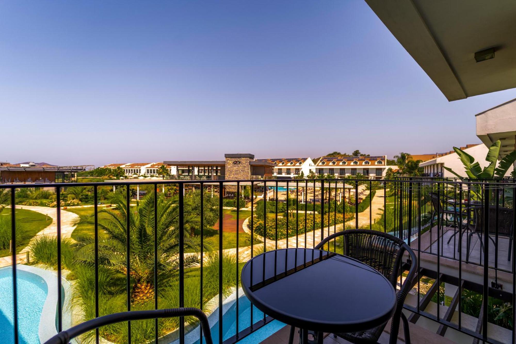 Double Room Pool View,1499259973:JPEG