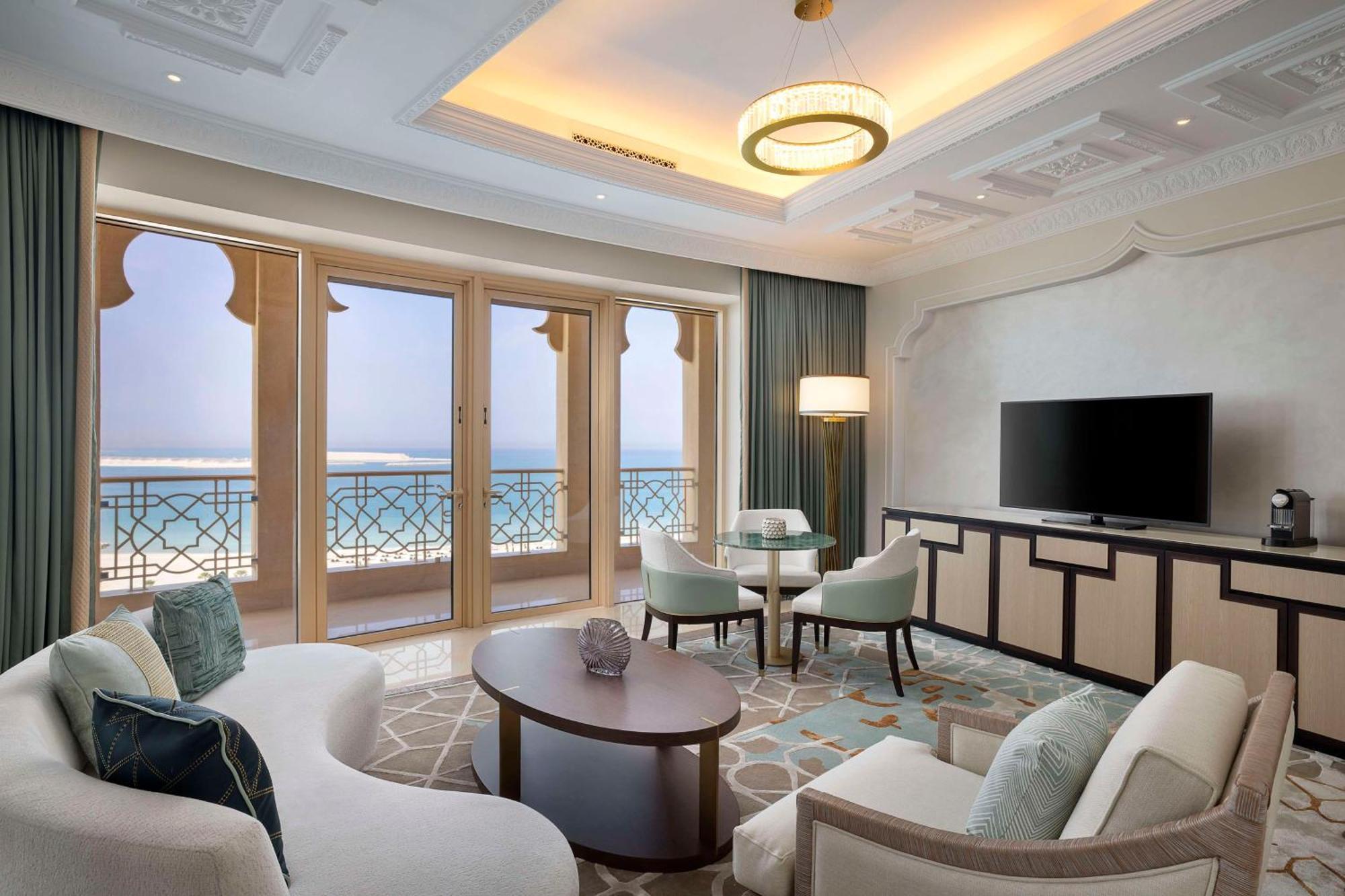 Quarto Queen Premier com 2 Camas Queen e Vista do Mar