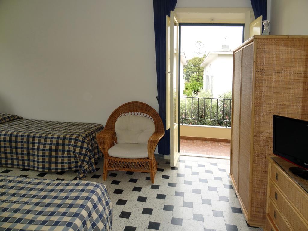 Dreibettzimmer mit eigenem Bad