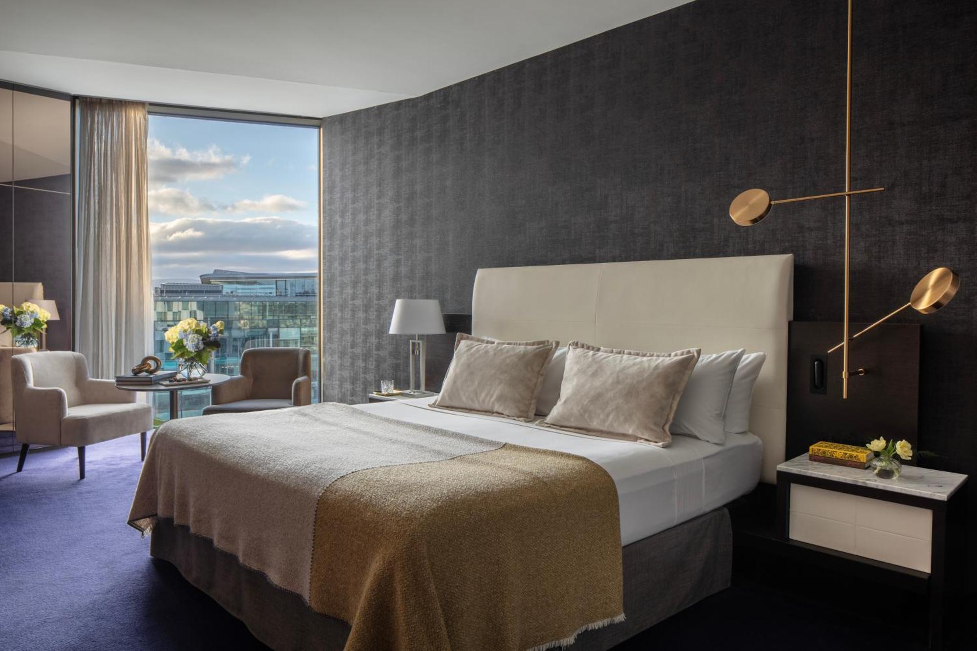 Camera Premium con Vista e Letto Supplementare (2 Adulti + 1 Bambino)