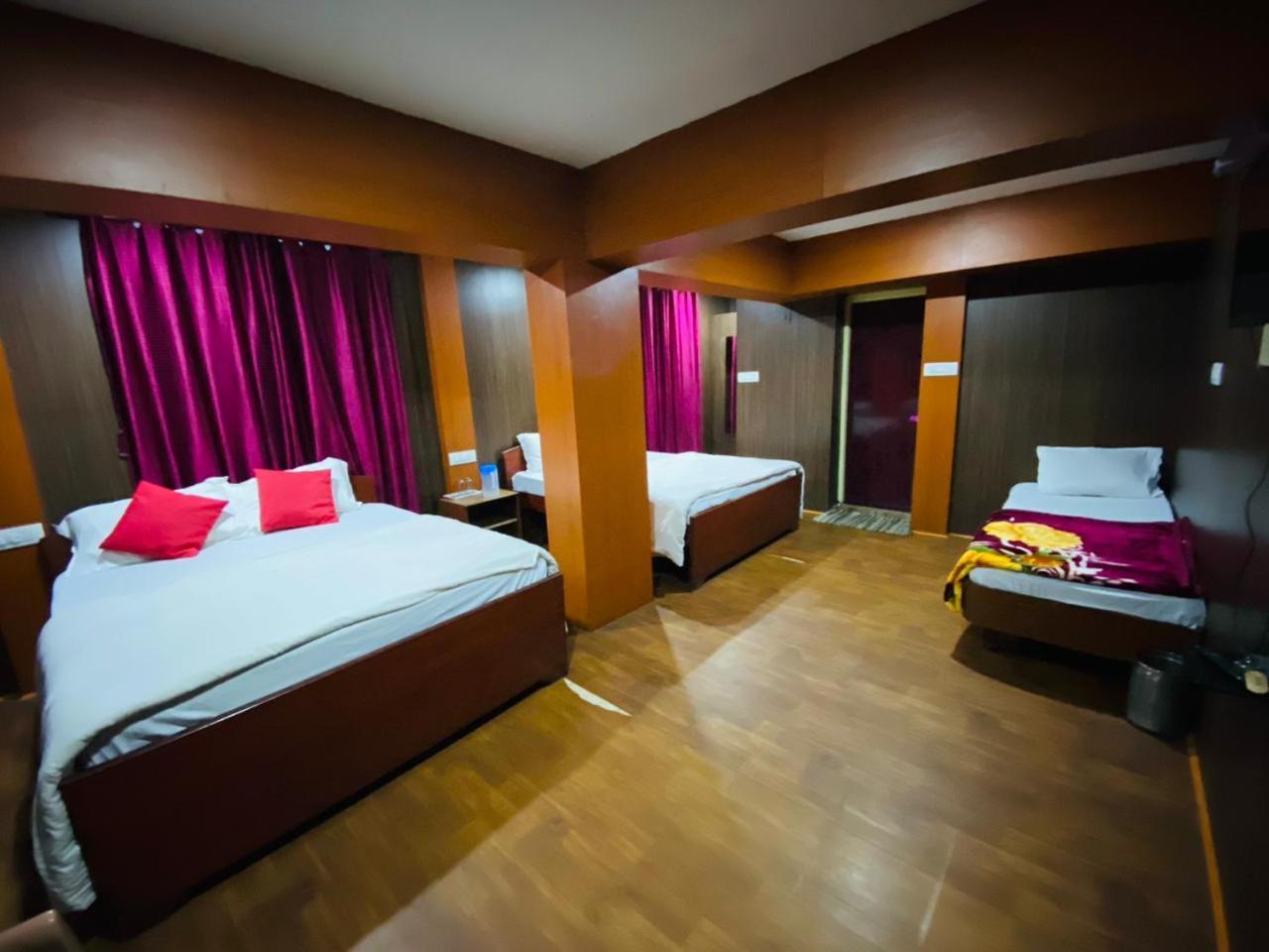 Suíte Júnior Club com Cama King-size e Vista do Mar