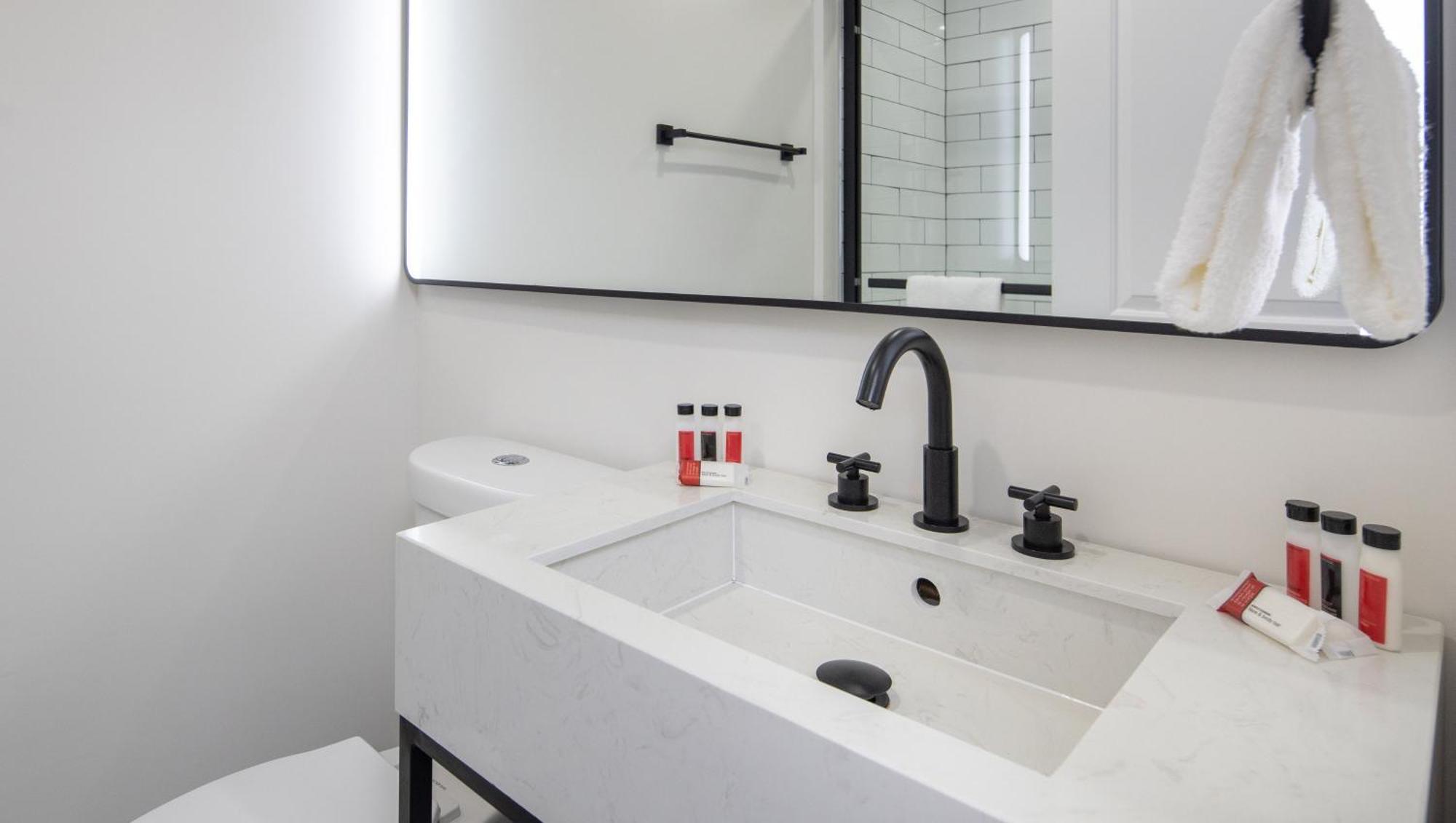 Chambre Double Deluxe avec 2 Lits Doubles - Non-Fumeurs