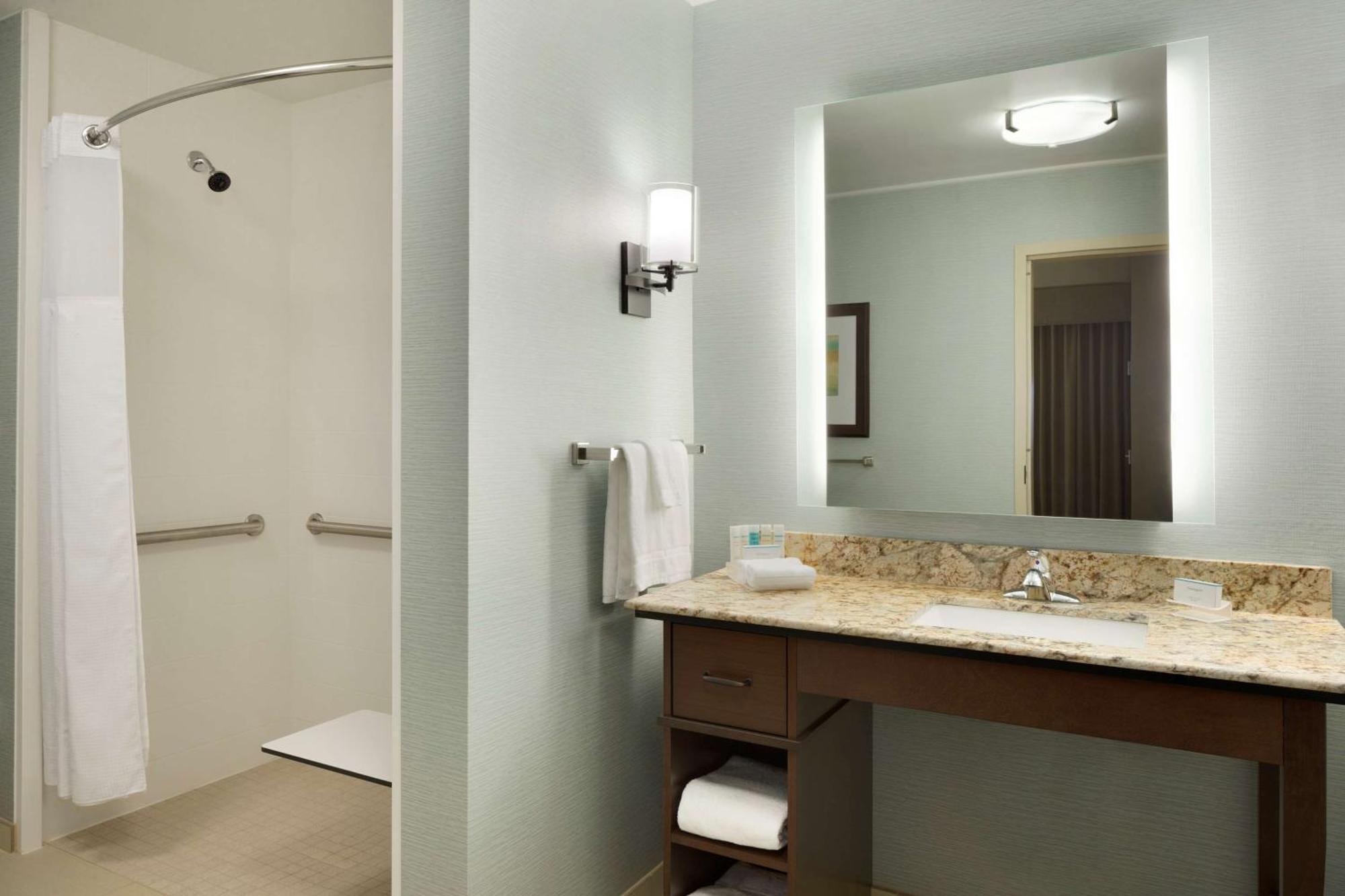 King Studio Suite - Hearing Access/Non-Smoking
