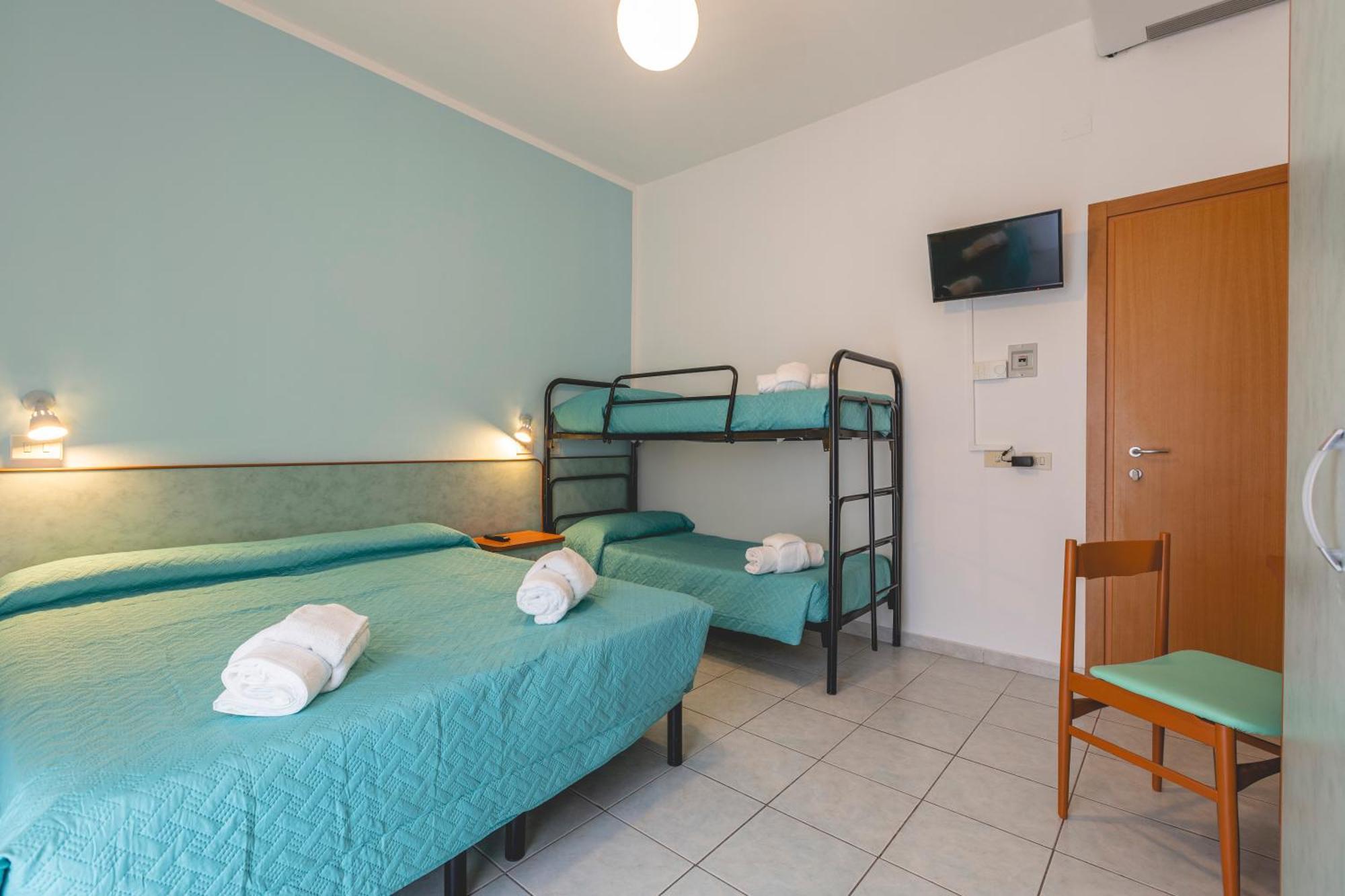 Quadruple Room with Balcony Giulietta,1572917630:JPEG