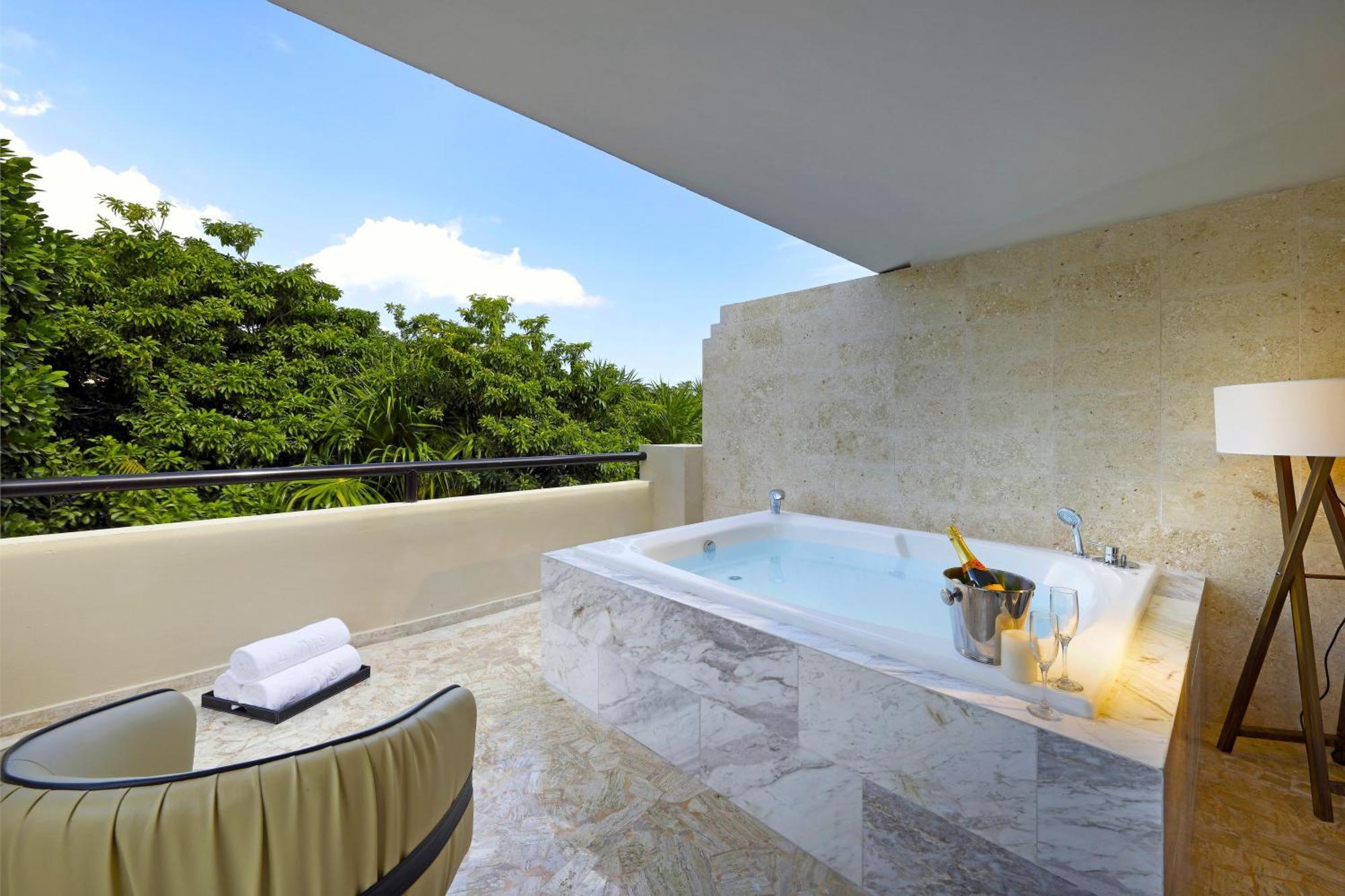 Junior Suite Jacuzzi Terrace