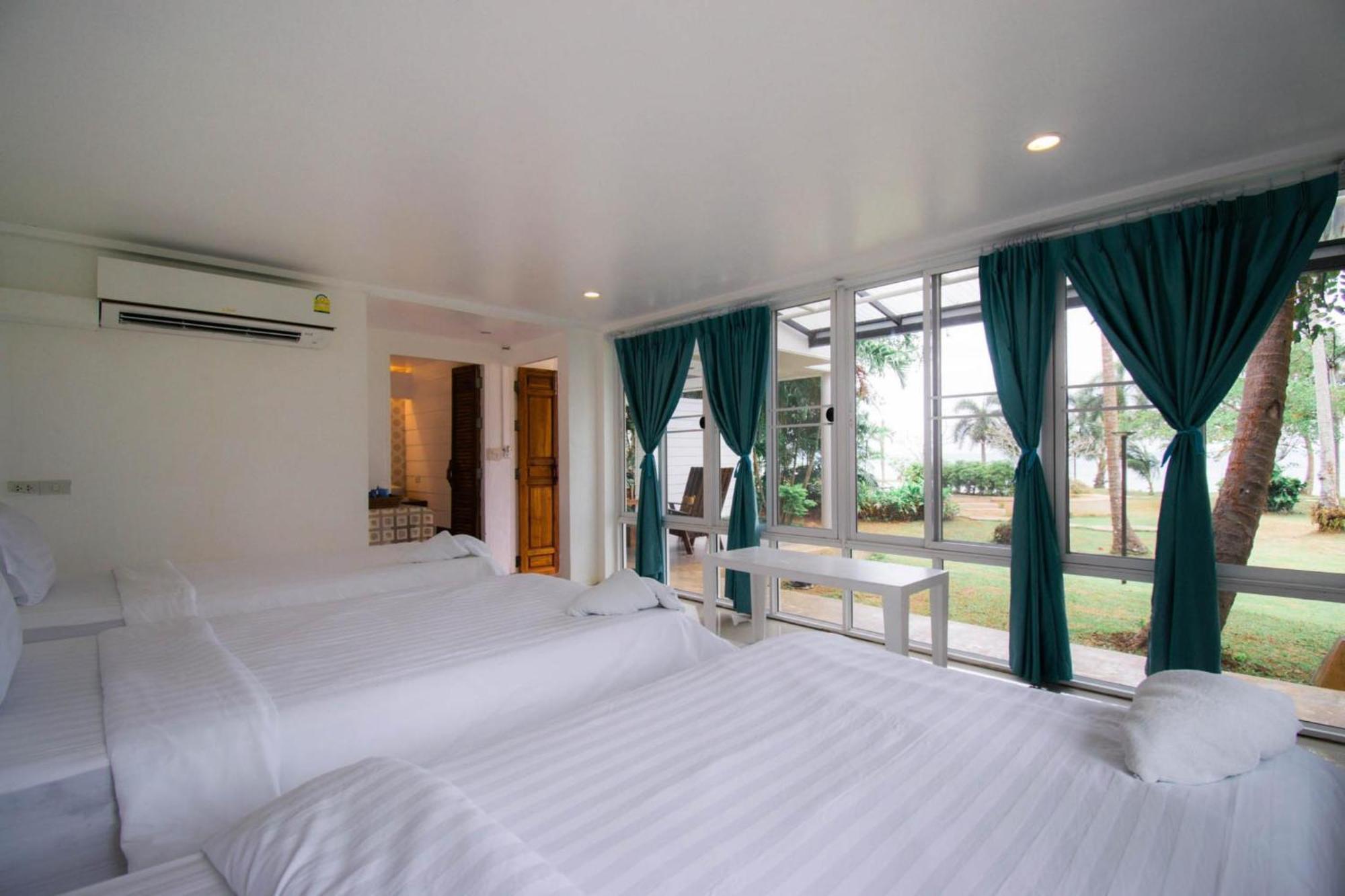 Deluxe Family Bungalow Beach Front