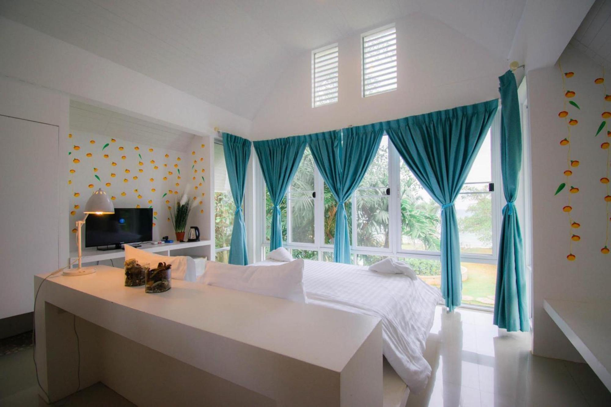 Deluxe Family Bungalow Beach Front
